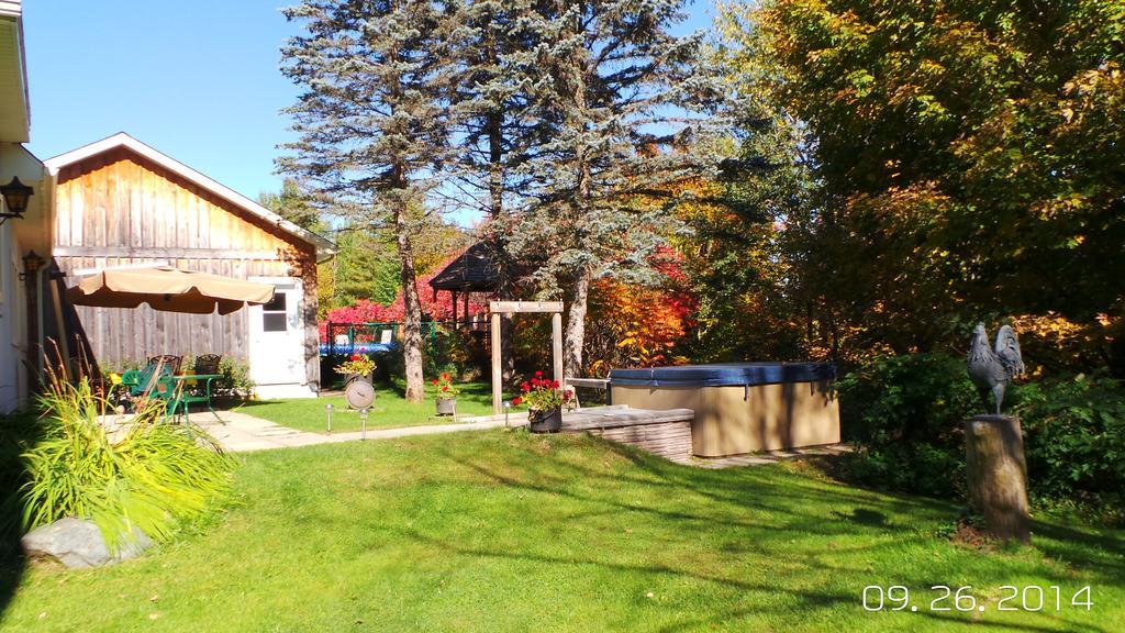Auberge De La Tour Et Spa Magog Exterior photo